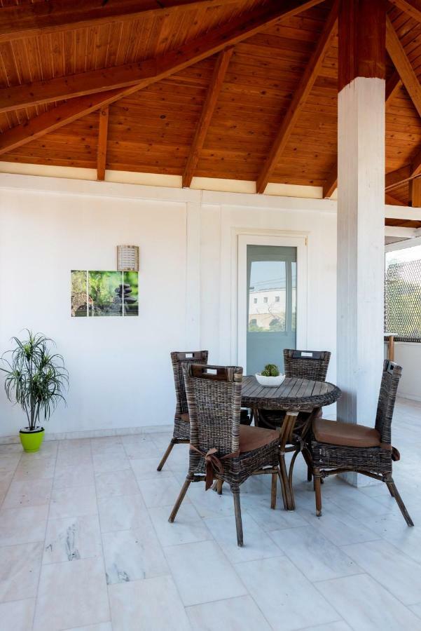 Nicole'S Garden Villa Καλλιθέα Εξωτερικό φωτογραφία